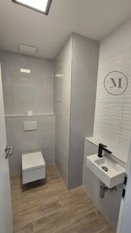 Pronájem bytu 2+kk, České Budějovice, Branišovská, 67 m2