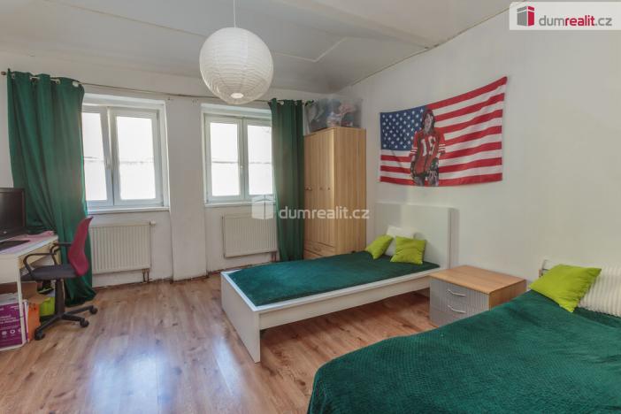 Prodej činžovního domu, Králův Dvůr, 5. května, 360 m2