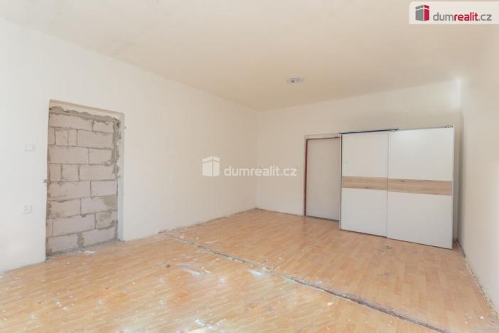 Prodej činžovního domu, Králův Dvůr, 5. května, 360 m2