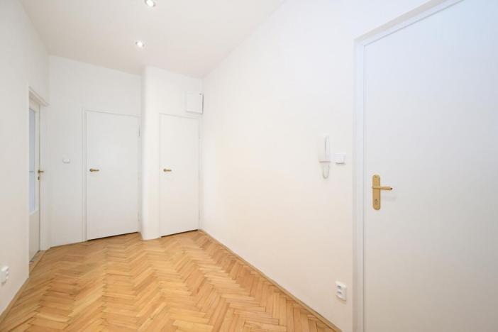 Pronájem bytu 1+kk, Praha - Nusle, Čiklova, 30 m2