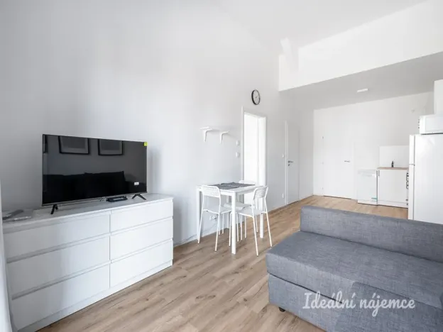 Pronájem bytu 2+kk, Praha - Kyje, Za černým mostem, 58 m2