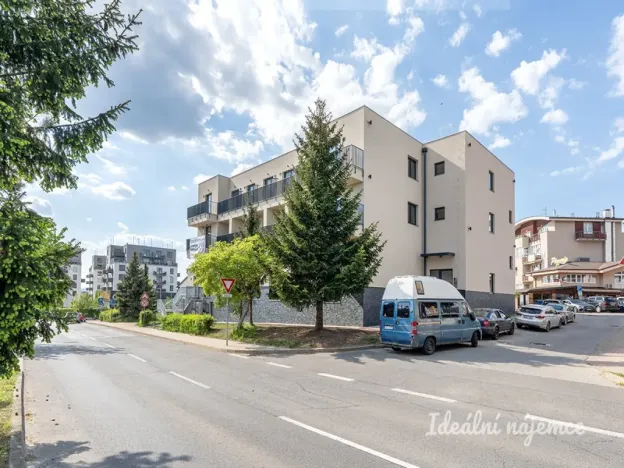 Pronájem bytu 2+kk, Praha - Kyje, Za černým mostem, 58 m2