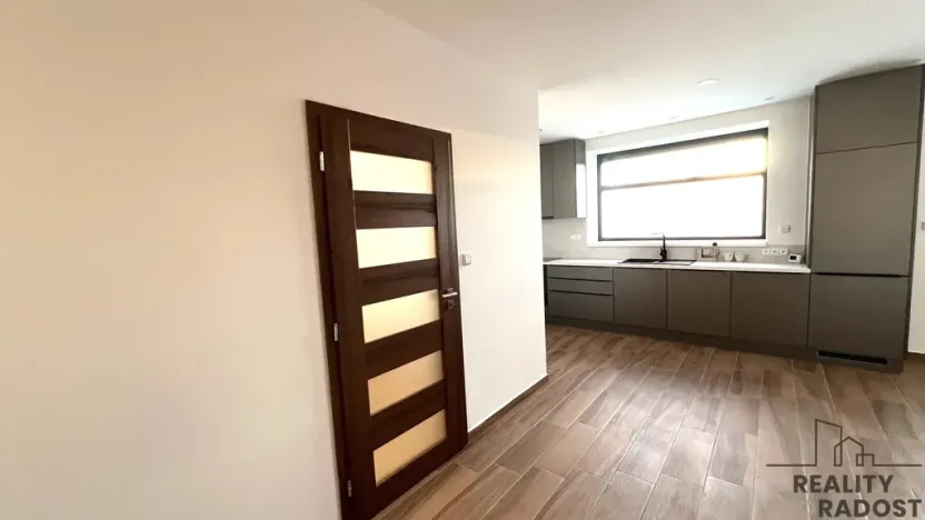 Pronájem bytu 2+kk, Lažany, 52 m2