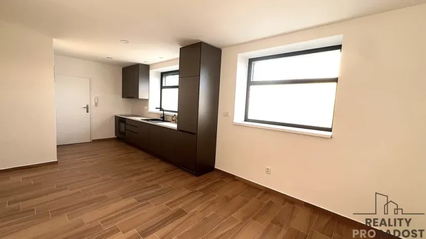 Pronájem bytu 2+kk, Lažany, 52 m2