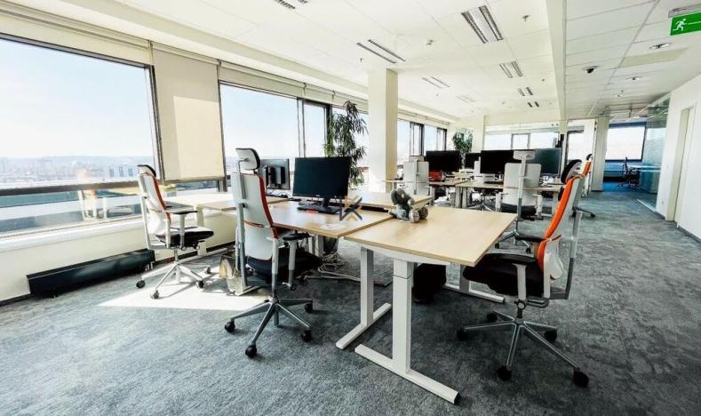 Pronájem kanceláře, Praha - Libeň, Českomoravská, 293 m2