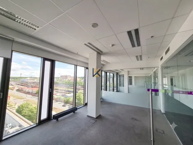 Pronájem kanceláře, Praha - Libeň, Českomoravská, 224 m2