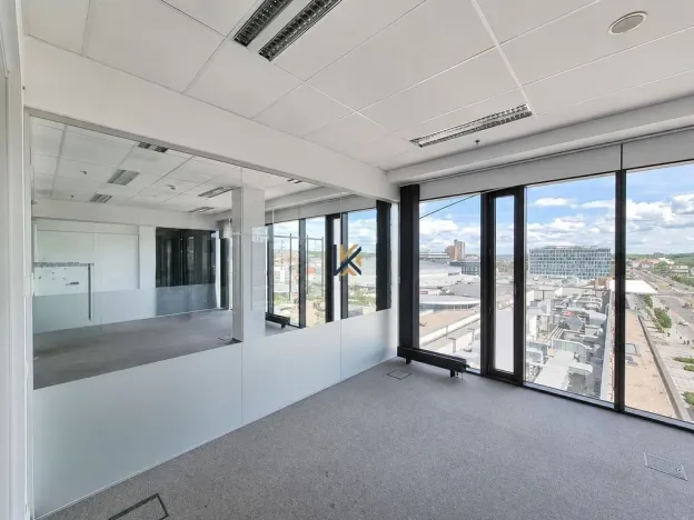 Pronájem kanceláře, Praha - Libeň, Českomoravská, 224 m2