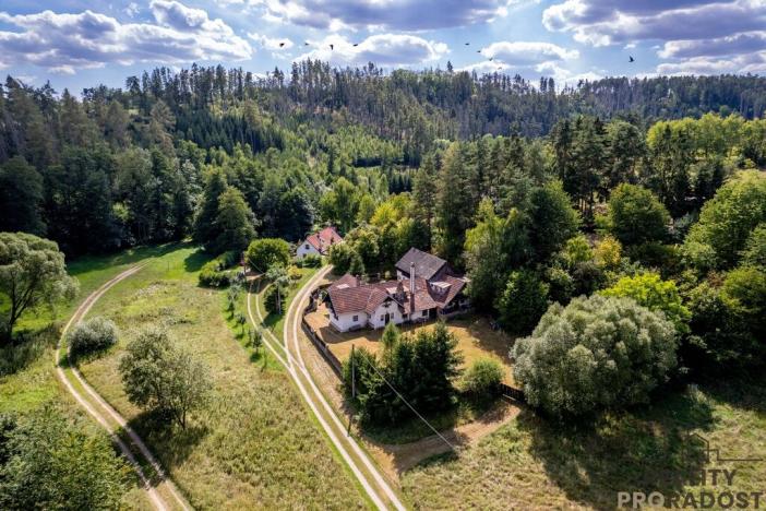 Prodej rodinného domu, Žďárec, 360 m2