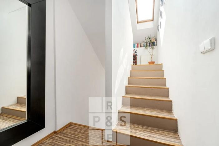 Prodej vícegeneračního domu, Praha - Štěrboholy, Pod areálem, 333 m2