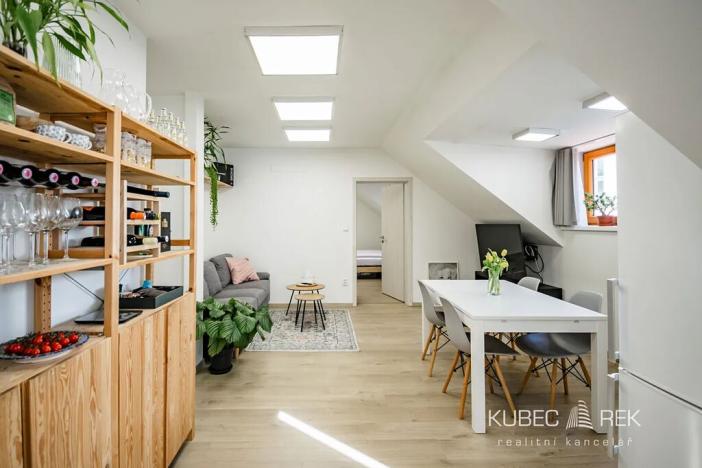 Pronájem bytu 2+kk, Jindřichův Hradec, Husova, 60 m2