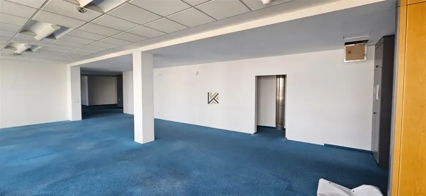 Pronájem kanceláře, Nupaky, okres praha-východ, 322 m2