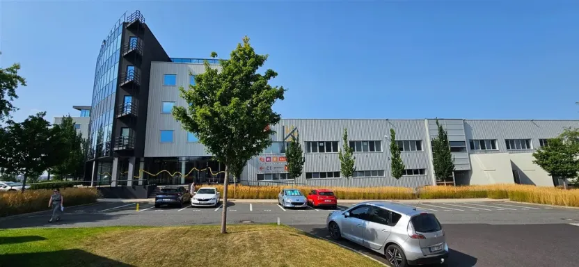 Pronájem kanceláře, Nupaky, okres praha-východ, 322 m2