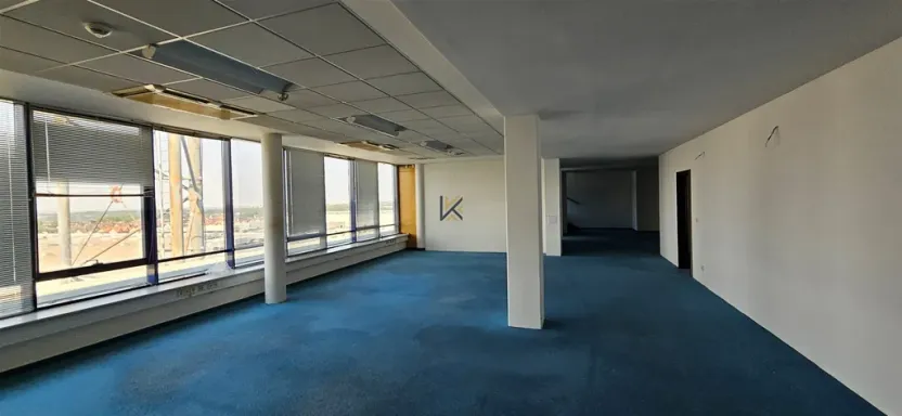 Pronájem kanceláře, Nupaky, okres praha-východ, 322 m2