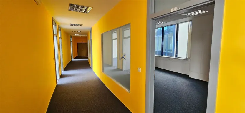 Pronájem kanceláře, Nupaky, okres praha-východ, 555 m2