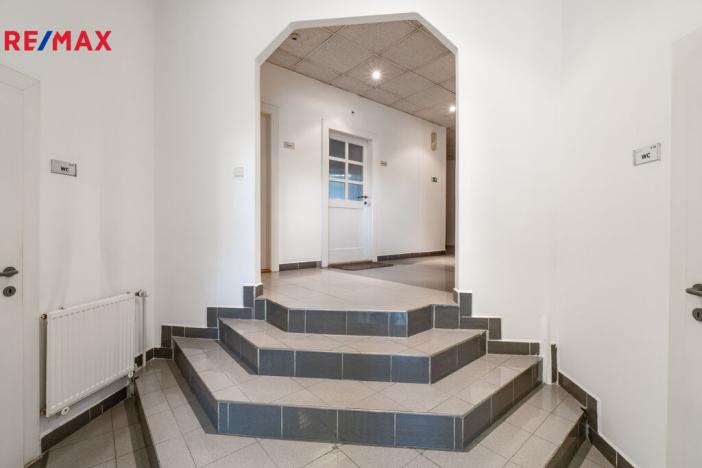 Pronájem kanceláře, Praha - Nusle, Hvězdova, 82 m2