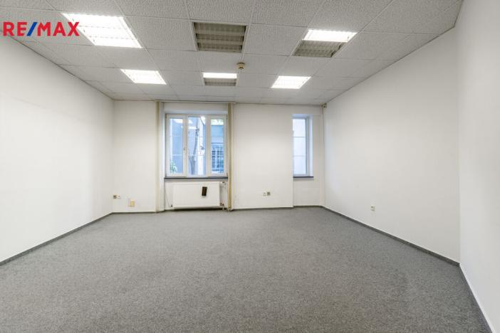 Pronájem kanceláře, Praha - Nusle, Hvězdova, 82 m2