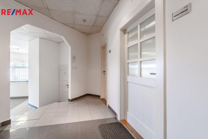 Pronájem kanceláře, Praha - Nusle, Hvězdova, 82 m2