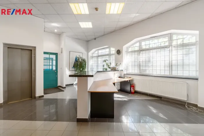 Pronájem kanceláře, Praha - Nusle, Hvězdova, 82 m2