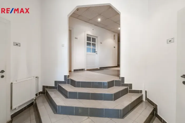 Pronájem kanceláře, Praha - Nusle, Hvězdova, 82 m2