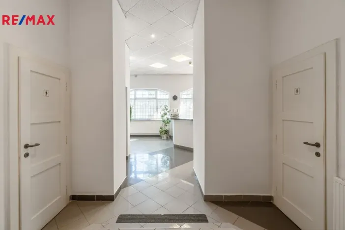 Pronájem kanceláře, Praha - Nusle, Hvězdova, 82 m2