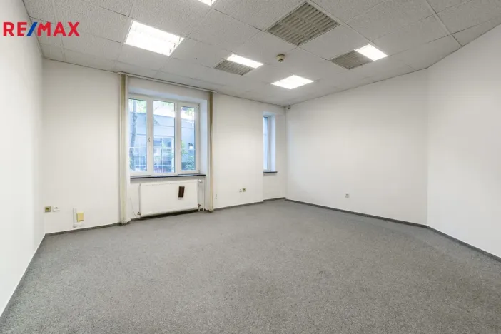 Pronájem kanceláře, Praha - Nusle, Hvězdova, 82 m2