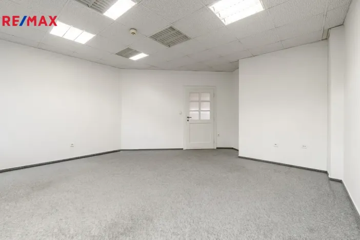Pronájem kanceláře, Praha - Nusle, Hvězdova, 82 m2