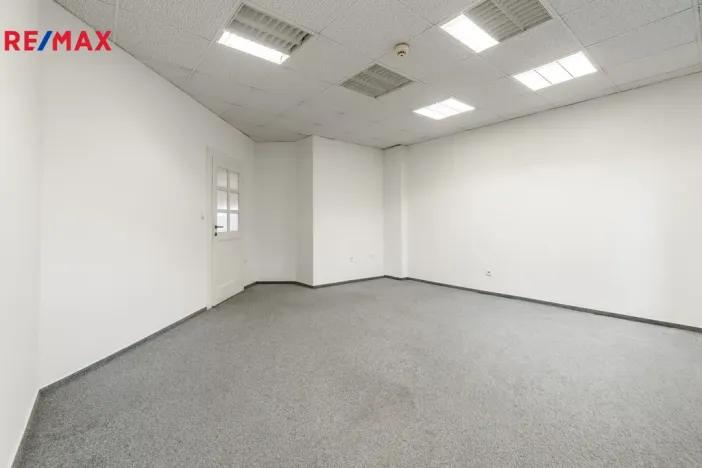 Pronájem kanceláře, Praha - Nusle, Hvězdova, 82 m2