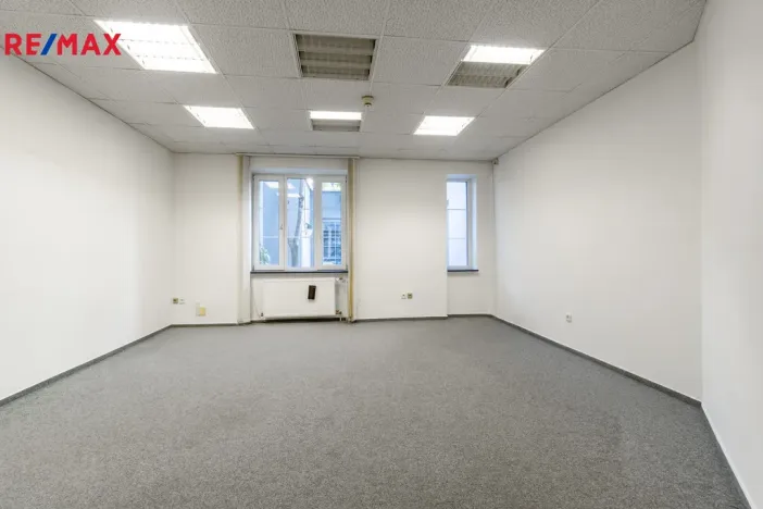 Pronájem kanceláře, Praha - Nusle, Hvězdova, 82 m2