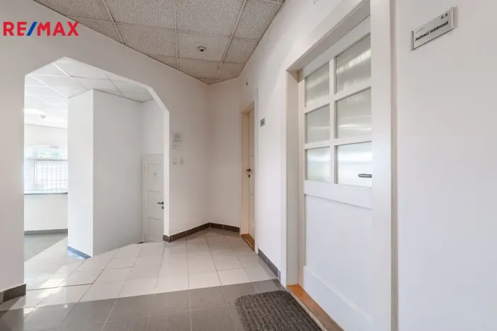 Pronájem kanceláře, Praha - Nusle, Hvězdova, 82 m2