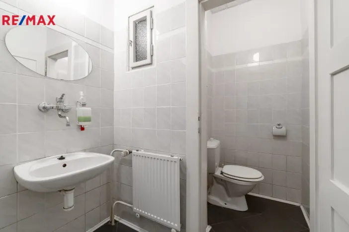 Pronájem kanceláře, Praha - Nusle, Hvězdova, 82 m2