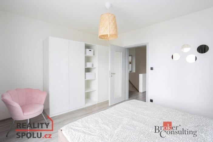 Prodej rodinného domu, Pečky - Velké Chvalovice, Za Statkem, 166 m2