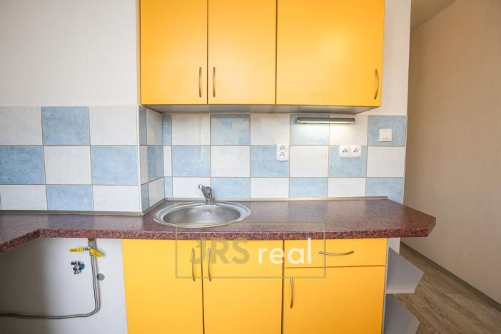 Prodej bytu 2+1, Hustopeče, U Větrolamu, 46 m2