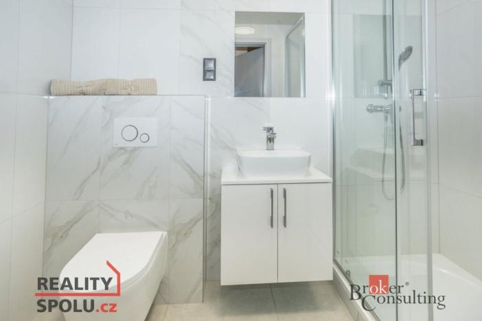 Prodej rodinného domu, Pečky - Velké Chvalovice, Za Statkem, 166 m2