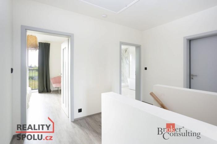 Prodej rodinného domu, Pečky - Velké Chvalovice, Za Statkem, 166 m2