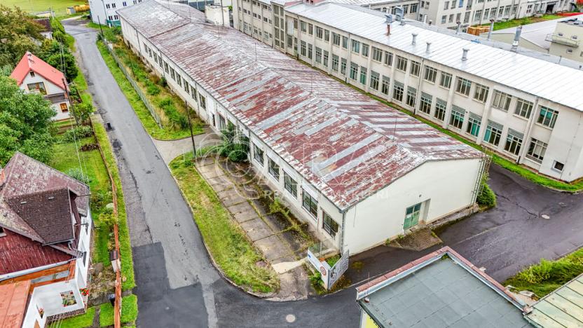 Prodej skladu, Luby, 1700 m2