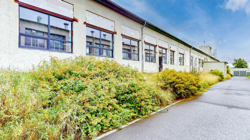 Prodej skladu, Luby, 1700 m2