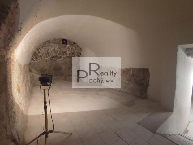 Pronájem obchodního prostoru, Znojmo, 365 m2