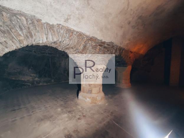 Pronájem obchodního prostoru, Znojmo, 365 m2