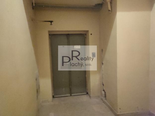 Pronájem obchodního prostoru, Znojmo, 365 m2