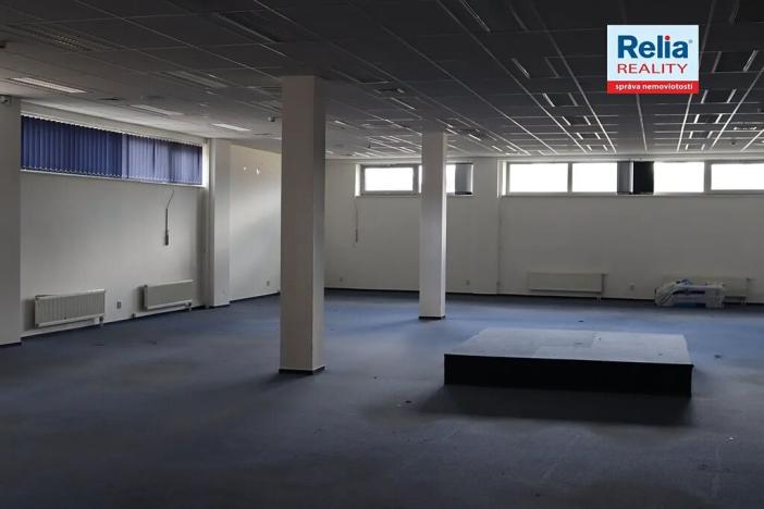 Pronájem kanceláře, Liberec, nám. Soukenné, 262 m2