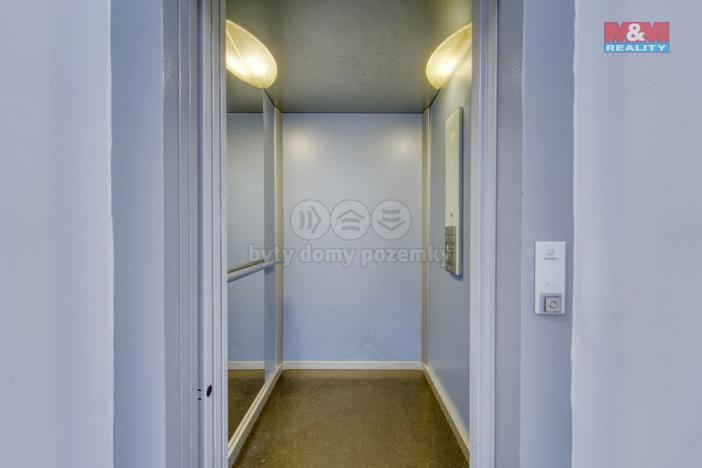 Pronájem obchodního prostoru, Plzeň - Vnitřní Město, Solní, 183 m2