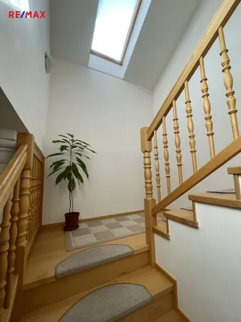 Prodej rodinného domu, Mukařov, Zvonečková, 230 m2