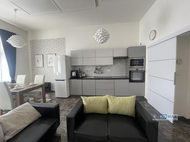 Prodej bytu 1+kk, Břeclav, Sady 28. října, 57 m2