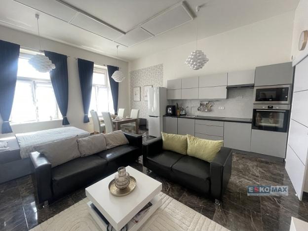 Prodej bytu 1+kk, Břeclav, Sady 28. října, 57 m2