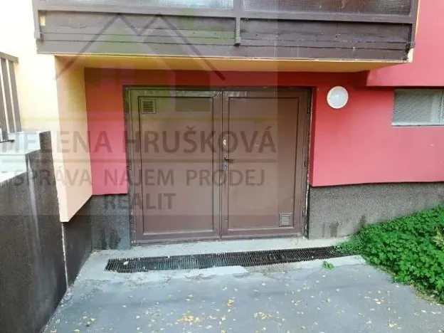 Pronájem garáže, Ostrava, Otakara Jeremiáše, 19 m2