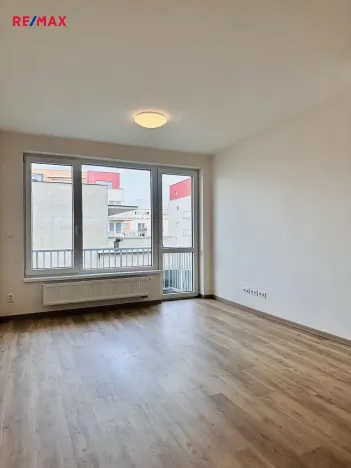 Pronájem bytu 2+kk, Praha - Černý Most, Dobrovolného, 42 m2