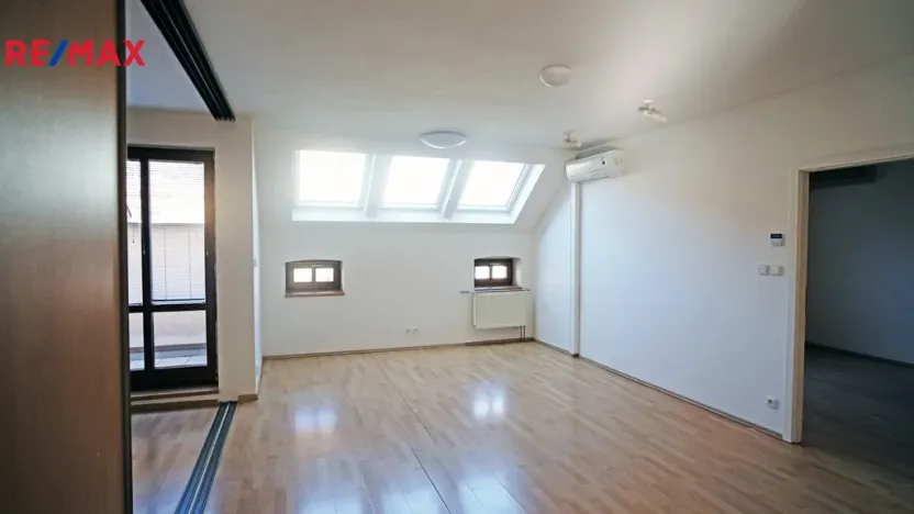 Prodej kanceláře, Znojmo, Havlíčkova, 537 m2