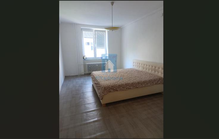 Prodej bytu 2+1, Karlovy Vary, K. Čapka, 56 m2