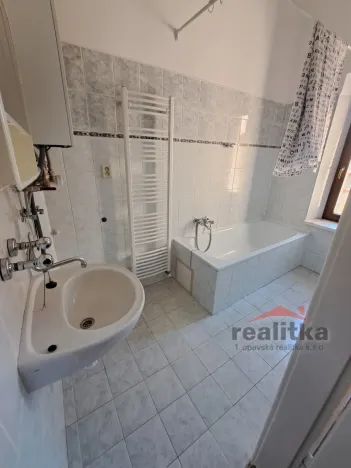 Pronájem bytu 1+1, Opava - Předměstí, Nádražní okruh, 45 m2