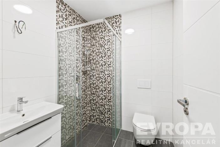 Pronájem rodinného domu, Líbeznice, Jižní, 320 m2